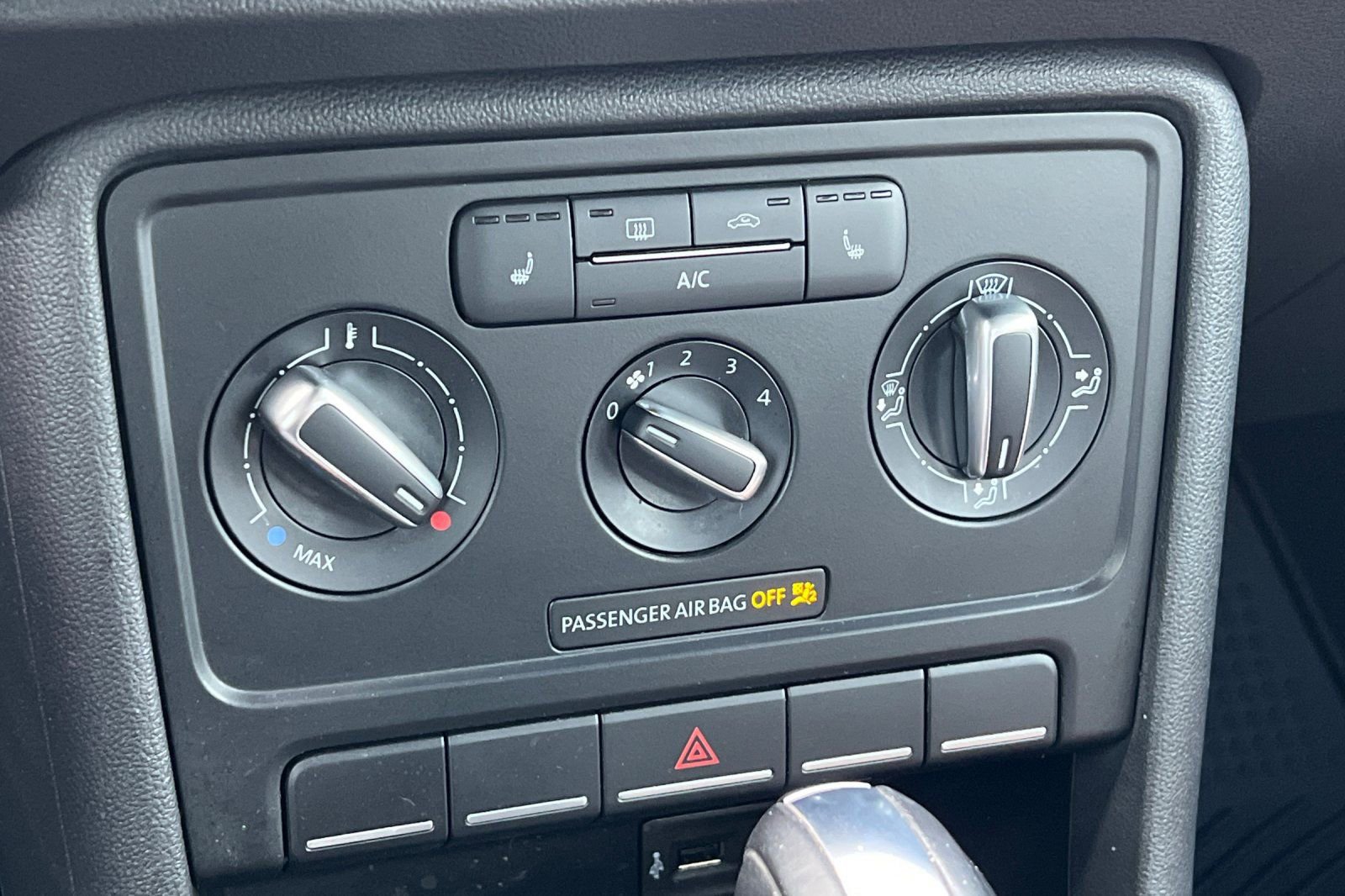 Used 2017 Volkswagen Beetle 1.8T image 26