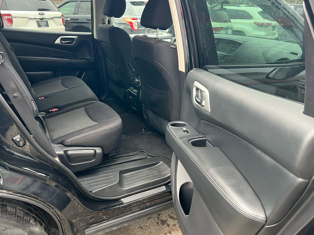 Used 2019 Nissan Pathfinder S image 18