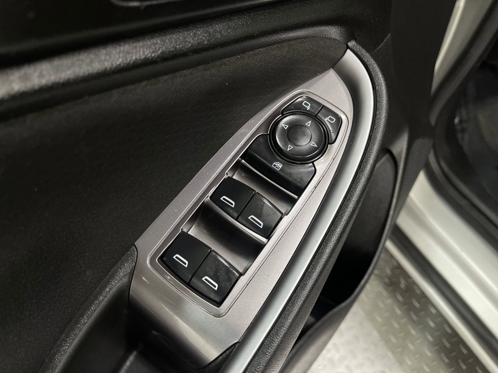 Used 2018 Chevrolet Malibu LS FWD image 14