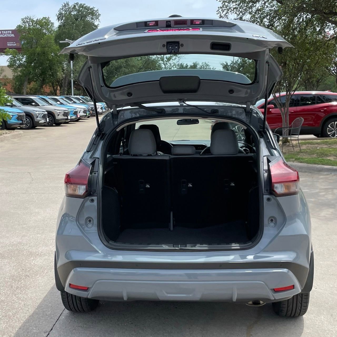 Used 2024 Nissan Kicks SR w/ SR Premium Package FWD image 26