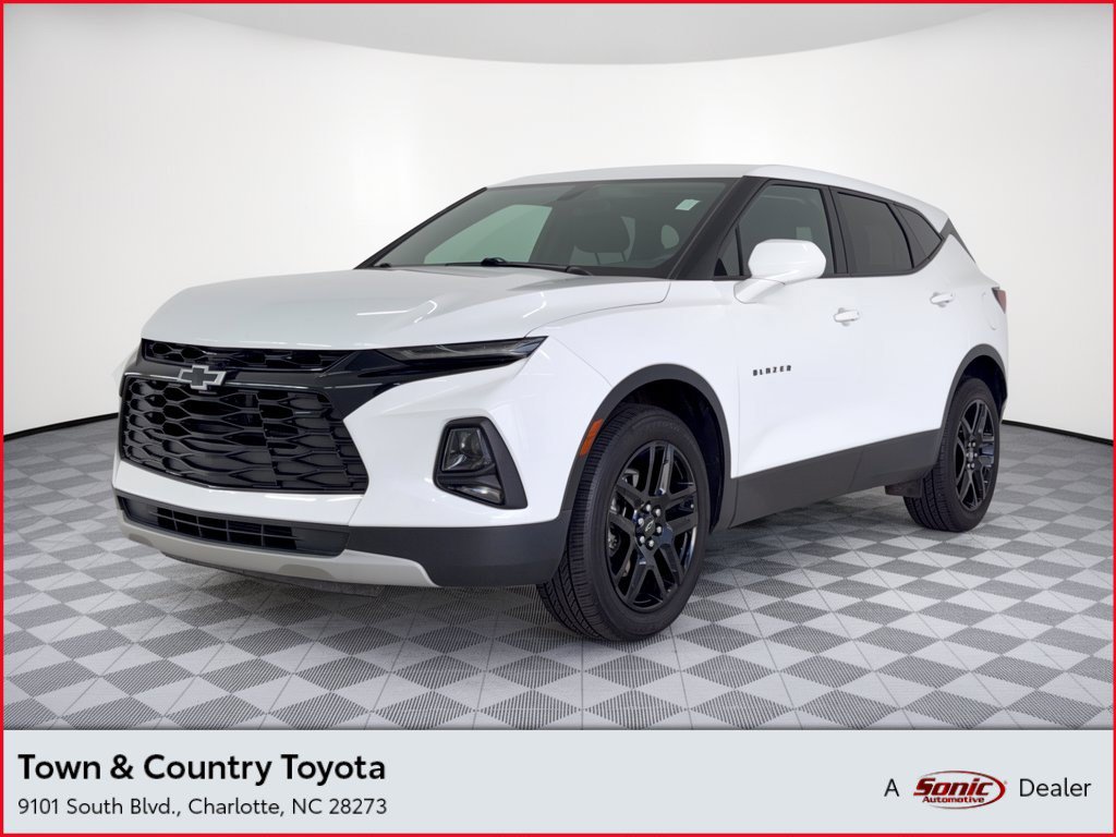 Used 2021 Chevrolet Blazer LT w/ LPO, Black Accent Package FWD image 1
