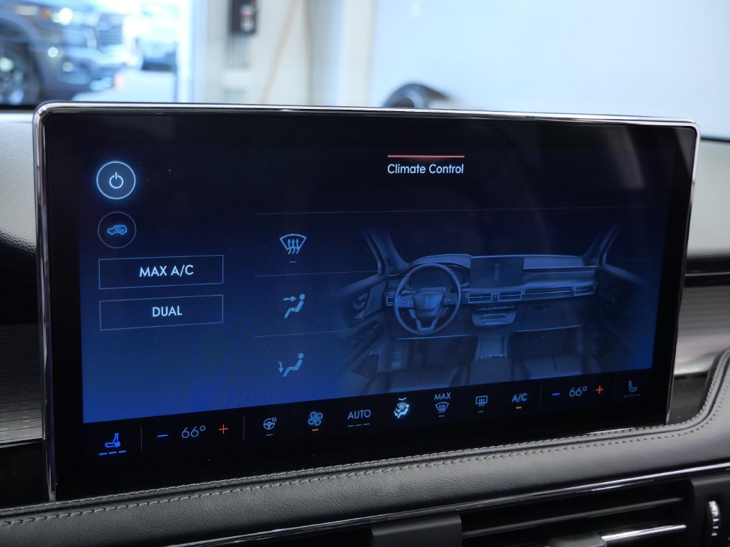 Used 2024 Lincoln Corsair AWD w/ Equipment Group 101A image 25