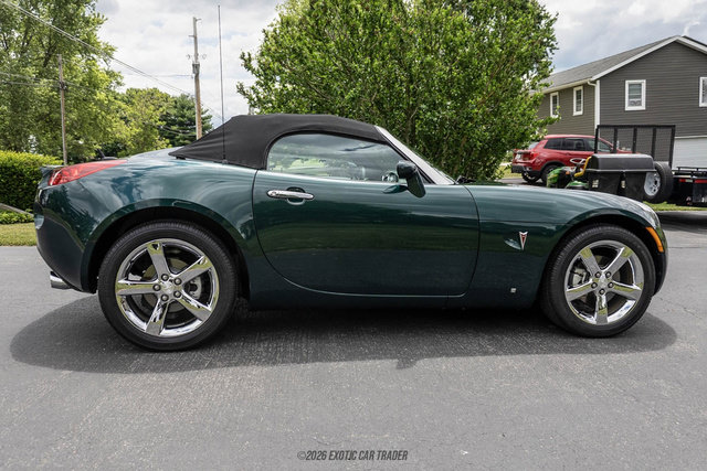 Used 2007 Pontiac Solstice Convertible w/ Premium Package RWD image 19