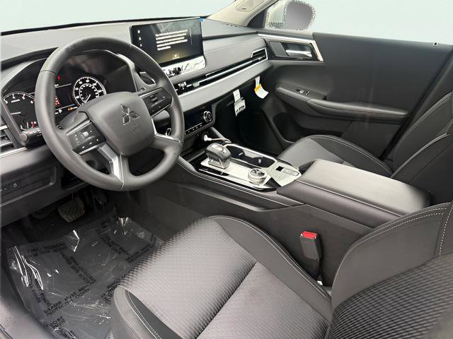 New 2026 Mitsubishi Outlander ES image 14
