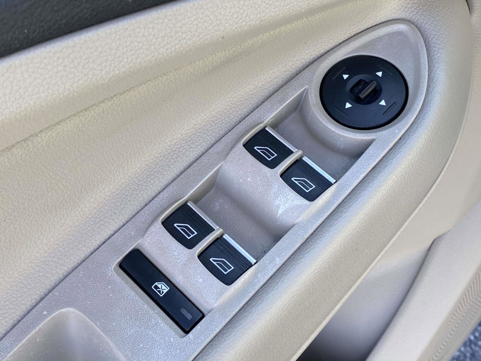 Used 2017 Ford C-MAX SE image 16