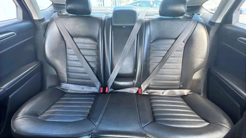 Used 2016 Ford Fusion Energi SE FWD image 19