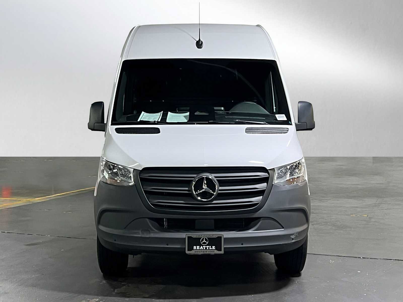 Used 2025 Mercedes-Benz Sprinter 2500 image 8