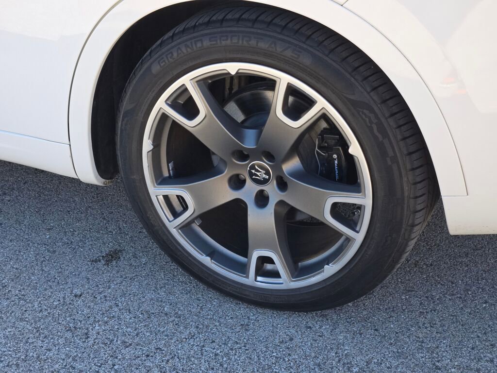 Used 2023 Maserati Levante Modena image 18