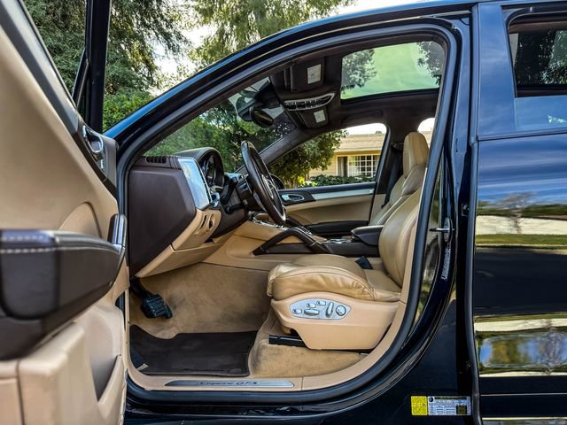 Used 2017 Porsche Cayenne GTS image 22