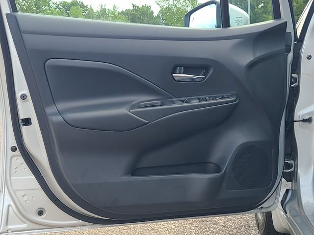New 2025 Nissan Versa SV w/ Trunk Package FWD image 10
