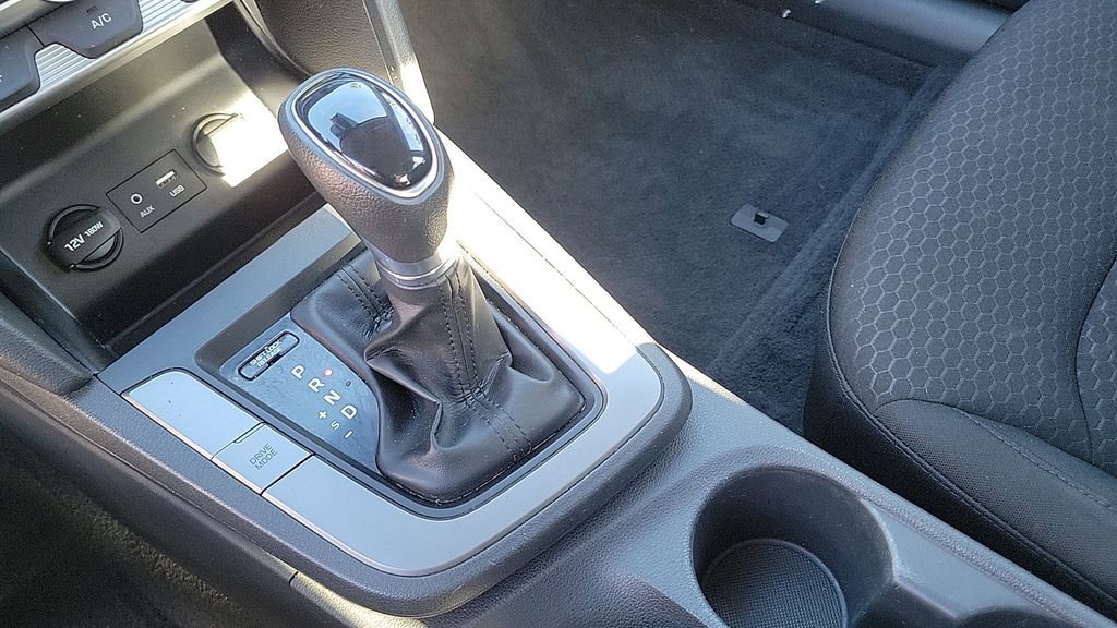 Used 2020 Hyundai Elantra SEL w/ Cargo Package (C1) image 24