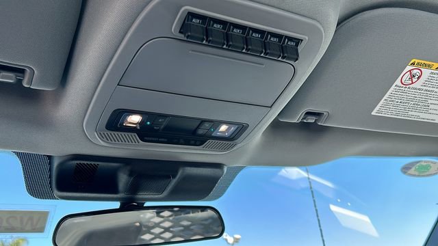 New 2025 Ford F550 4x4 Regular Cab Super Duty image 16