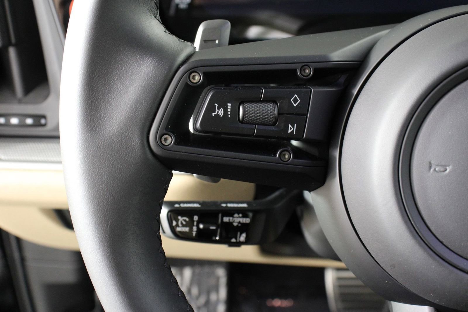 Certified 2025 Porsche Cayenne S image 14