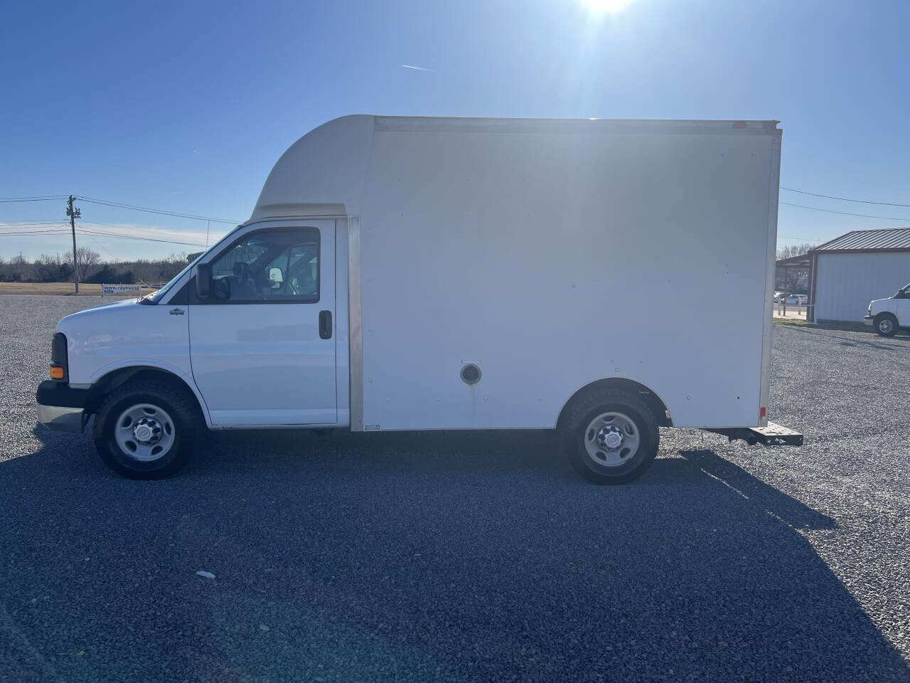 Used 2015 Chevrolet Express 3500 image 2
