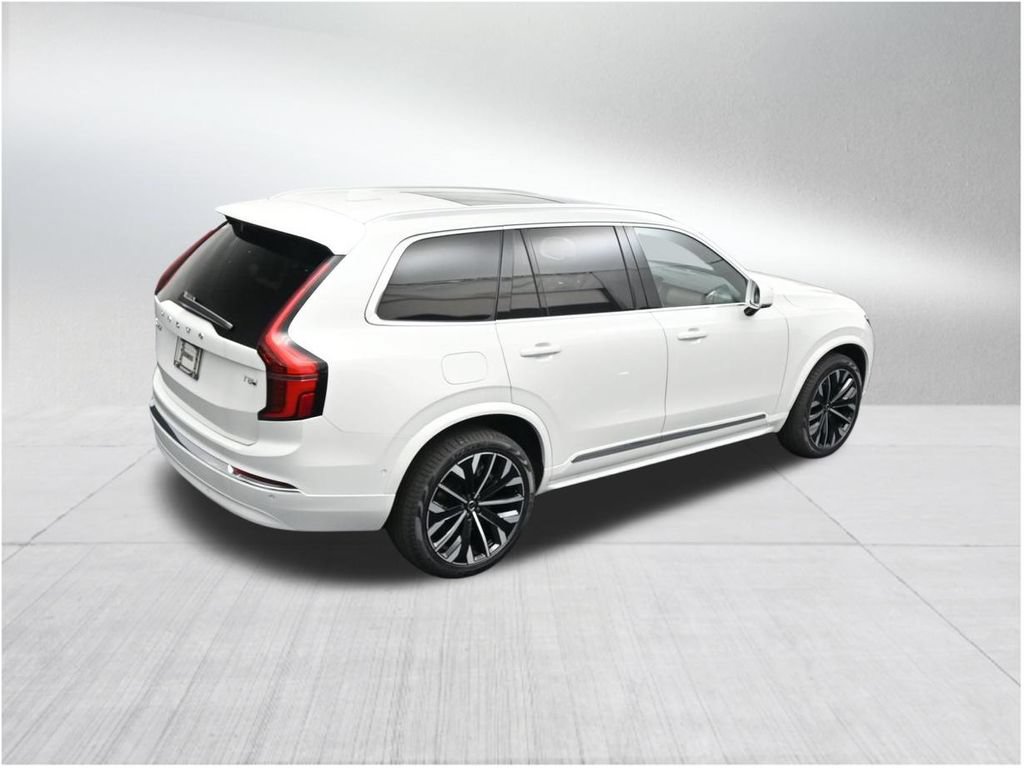 New 2026 Volvo XC90 T8 Plus AWD/4WD image 17