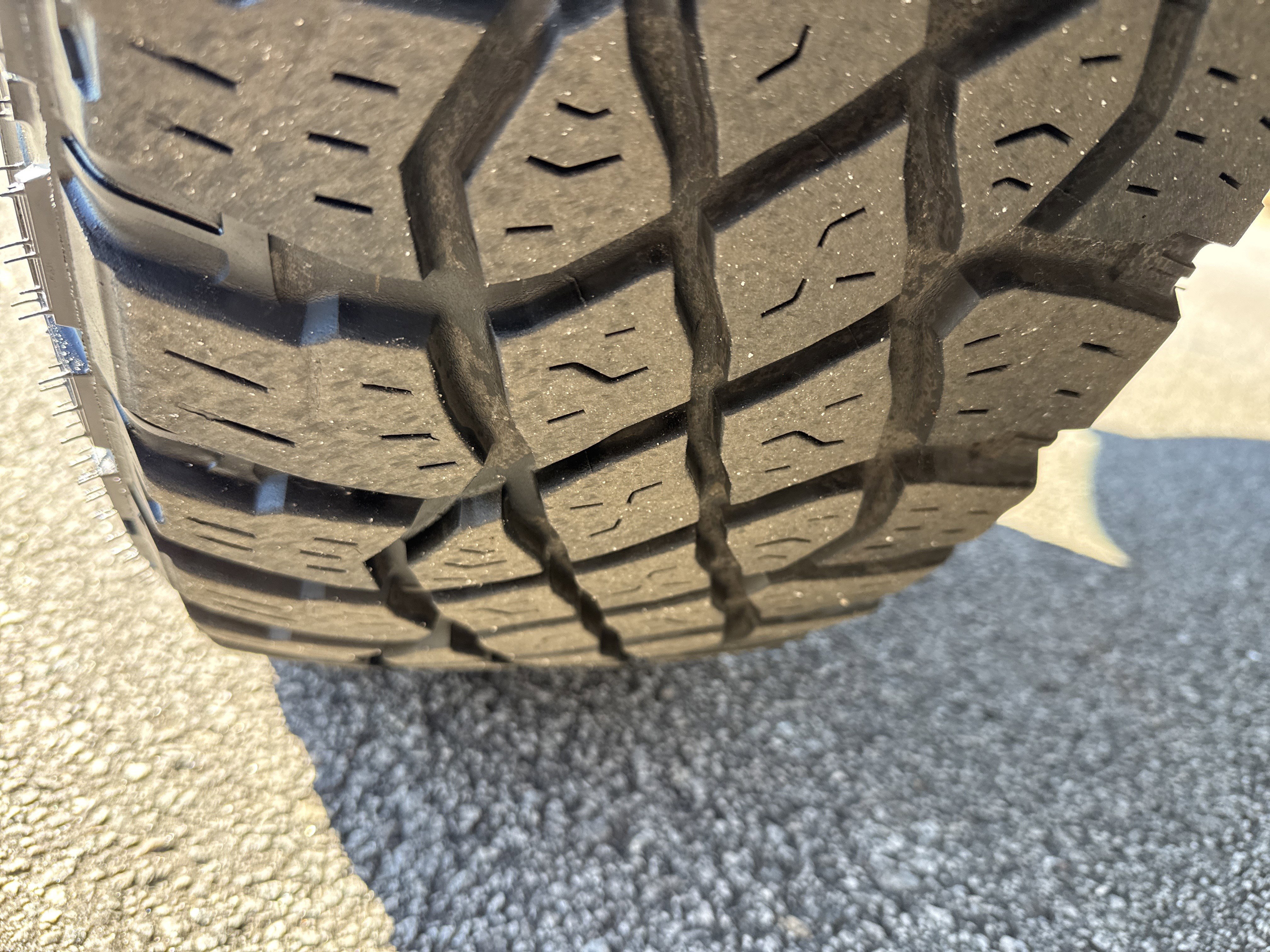 Used 2024 GMC Sierra 1500 AT4X w/ AT4X AEV Edition image 12