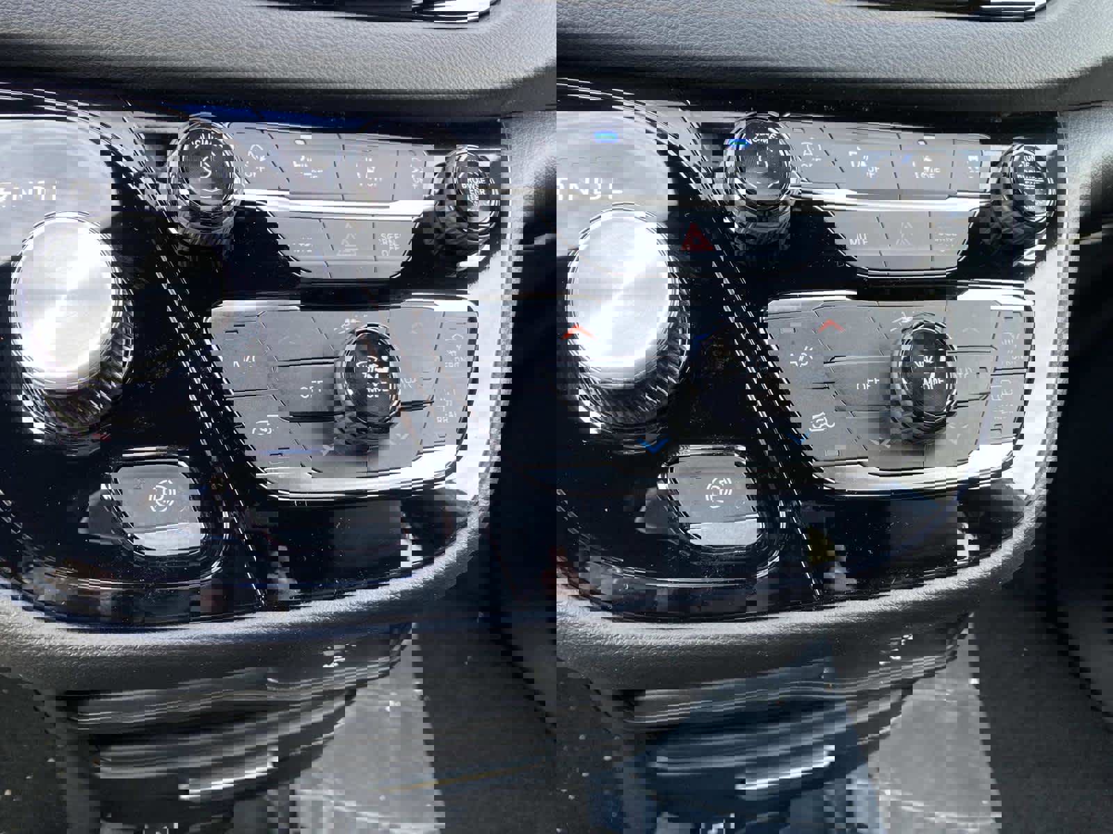 New 2026 Chrysler Voyager LX image 15