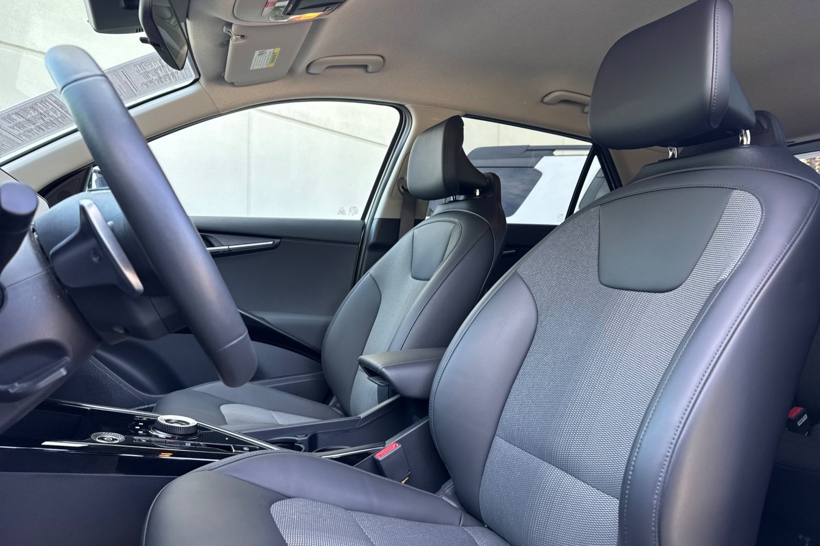Used 2023 Kia Niro Wind FWD image 5
