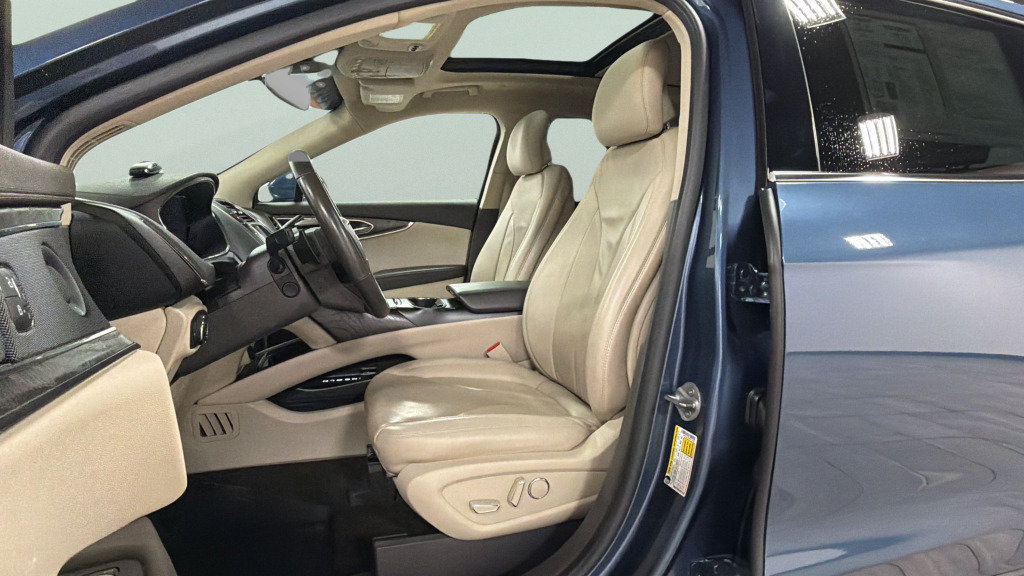 Used 2019 Lincoln Nautilus Reserve FWD image 17