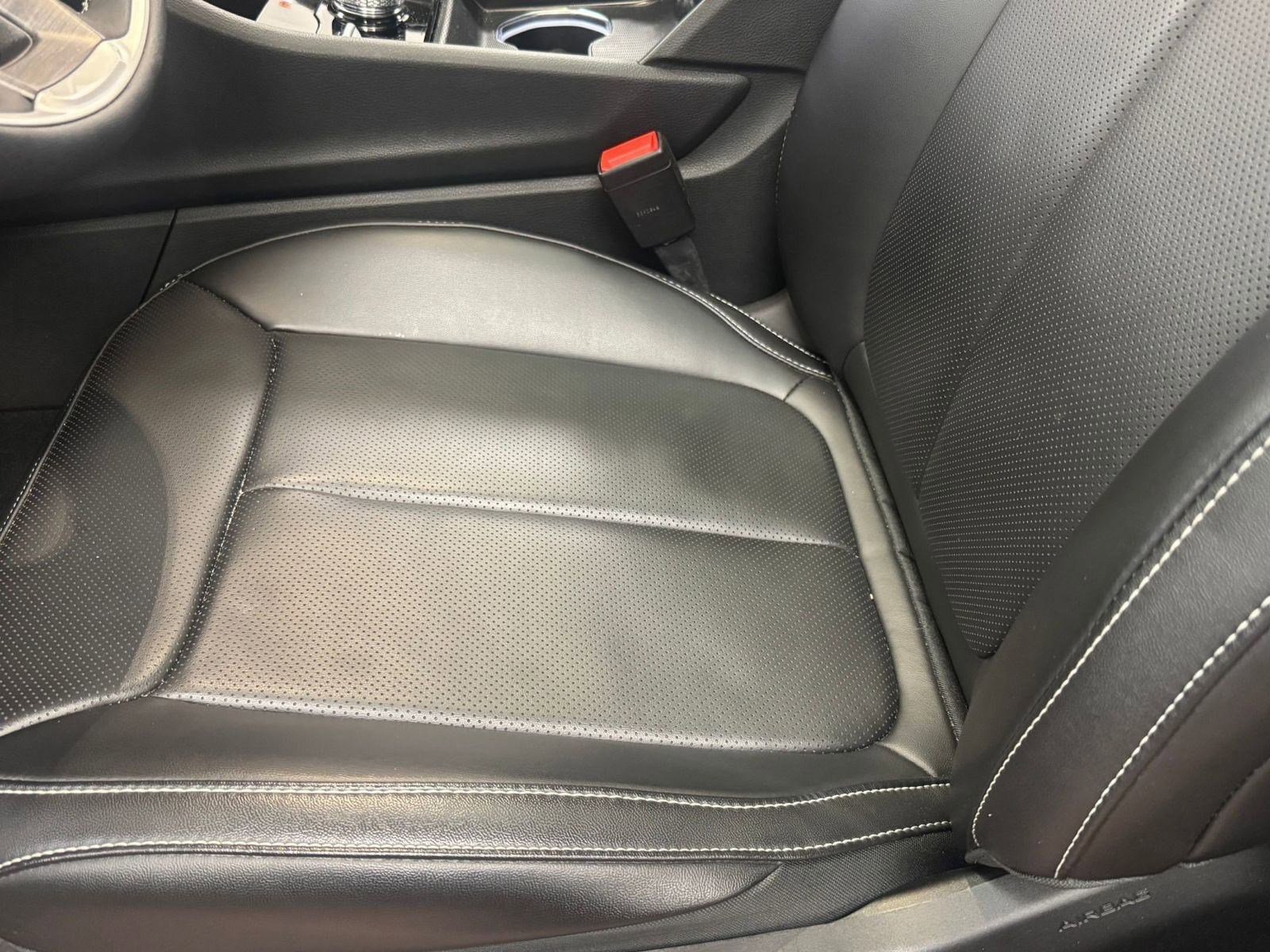 Used 2025 Jeep Grand Cherokee Limited w/ Luxury Tech Group II image 13