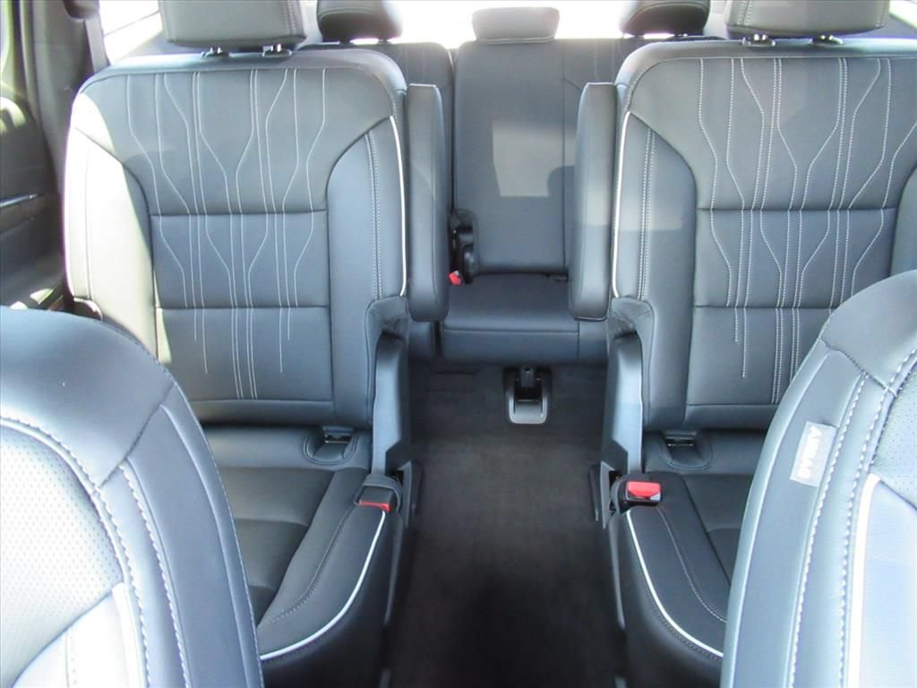 New 2026 Buick Enclave Avenir w/ Super Cruise Package FWD image 15