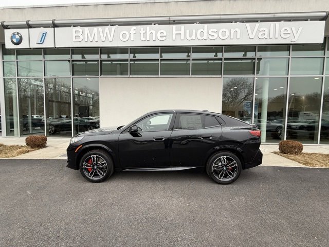 New 2025 BMW X2 xDrive28i w/ M Sport Package image 1