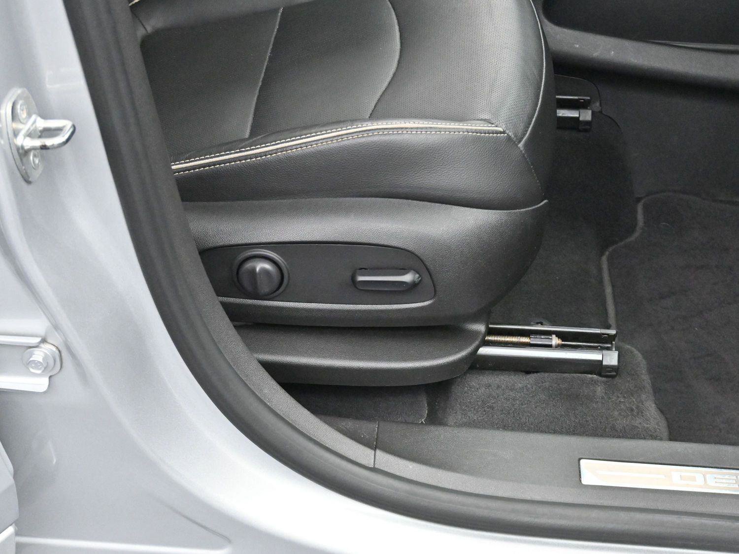 Used 2020 GMC Terrain Denali w/ Denali Premium Package image 34