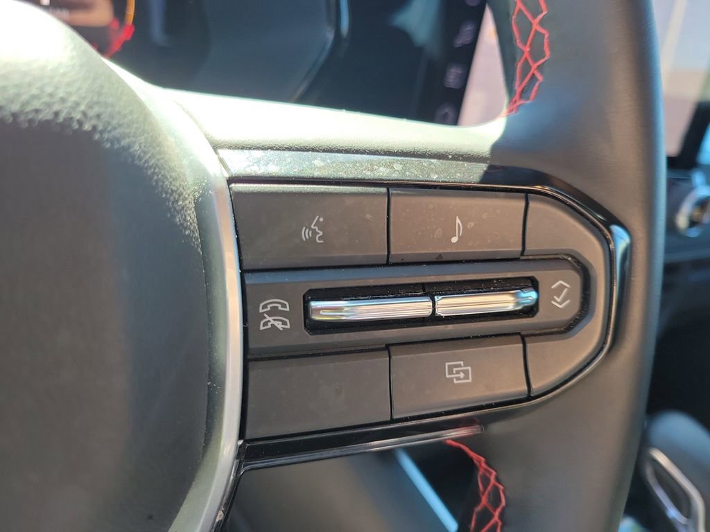 Used 2025 Chevrolet Colorado LT AWD/4WD image 22