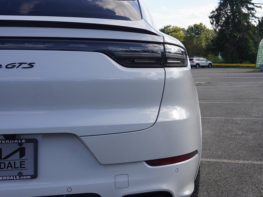 Used 2022 Porsche Cayenne GTS w/ Premium Package Plus AWD/4WD image 19