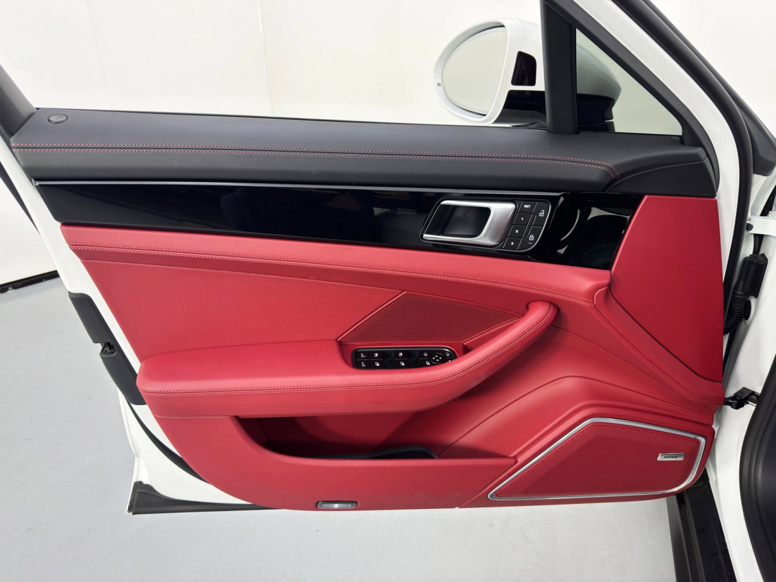 Used 2023 Porsche Panamera Platinum Edition w/ Smoking Package image 47