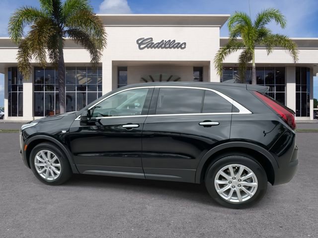 Certified 2022 Cadillac XT4 Luxury w/ Driver Awareness Package image 9