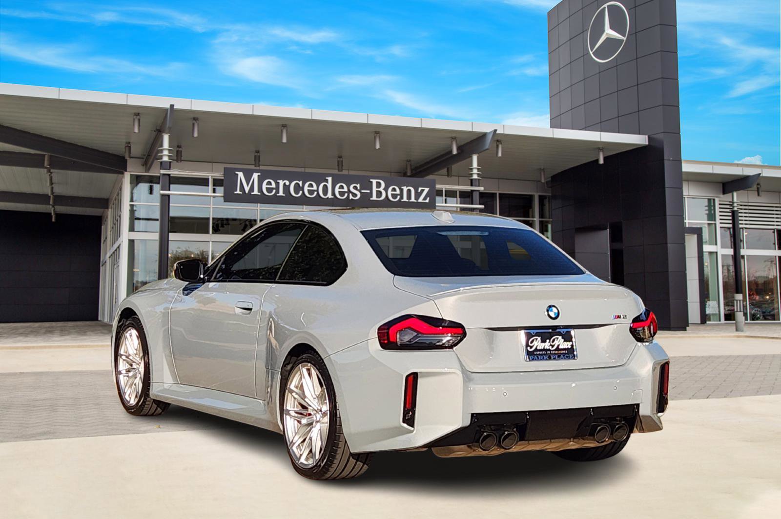 Used 2025 BMW M2 w/ Lighting Package image 4