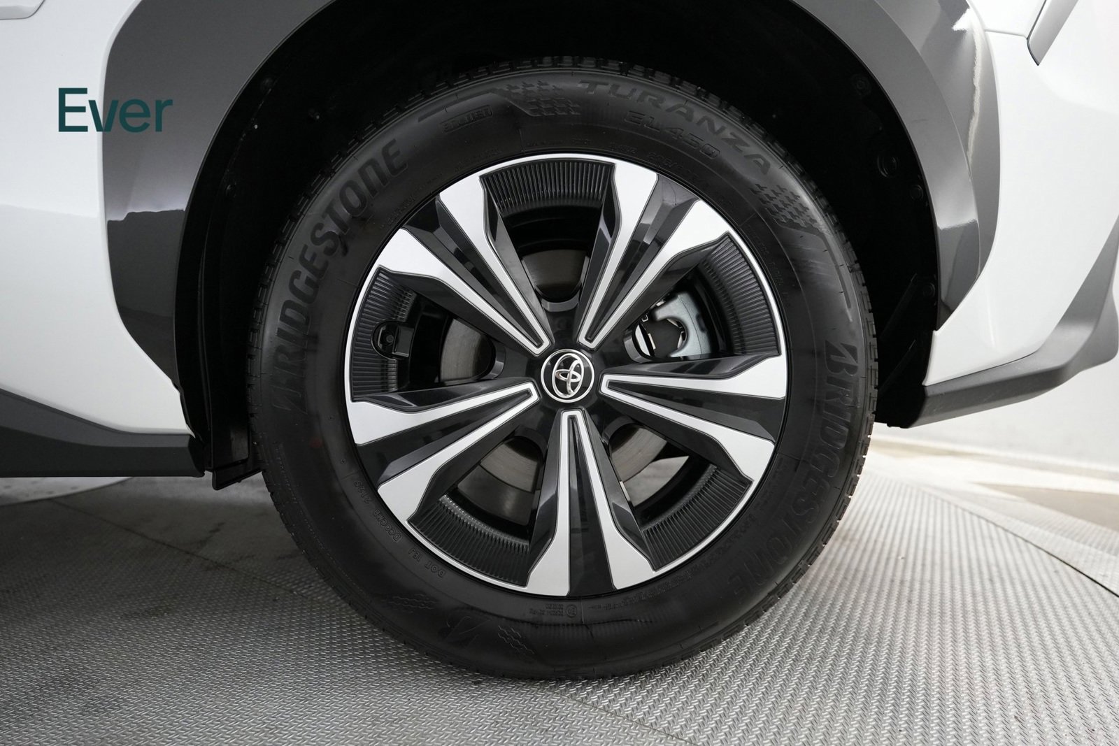 Used 2025 Toyota bZ4X FWD image 18