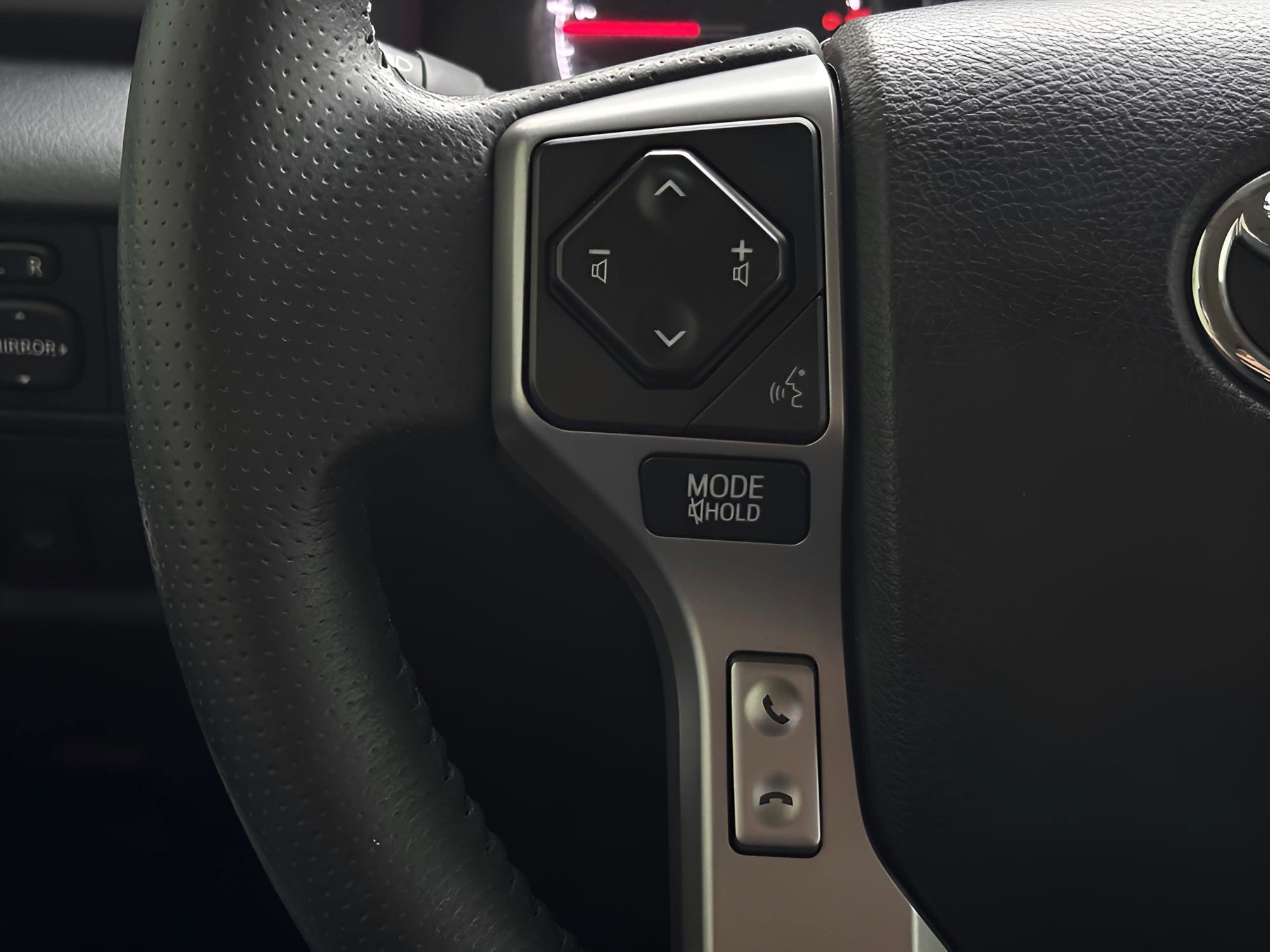 Used 2020 Toyota 4Runner Limited image 30