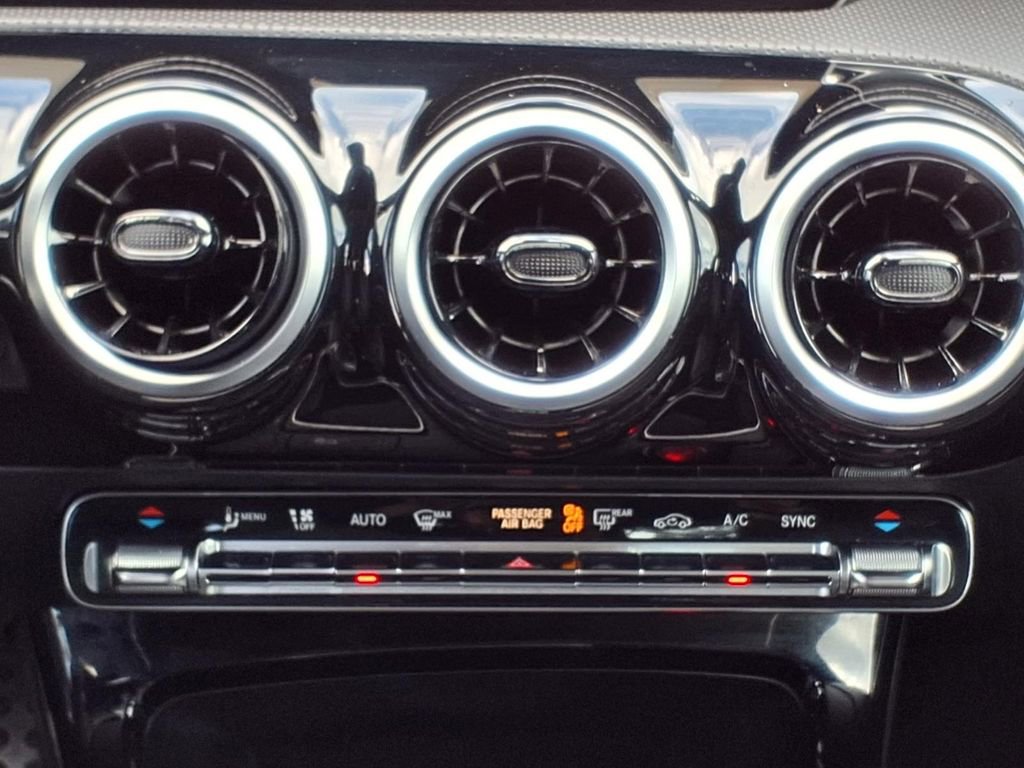 Used 2020 Mercedes-Benz CLA 250 image 23