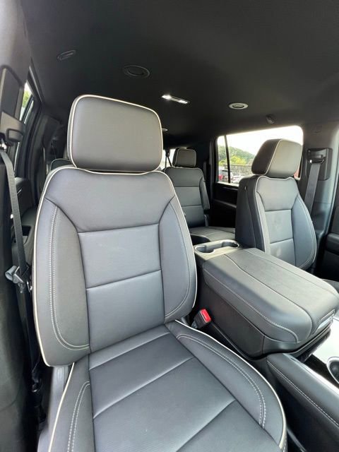 New 2025 Chevrolet Suburban Premier AWD/4WD image 19