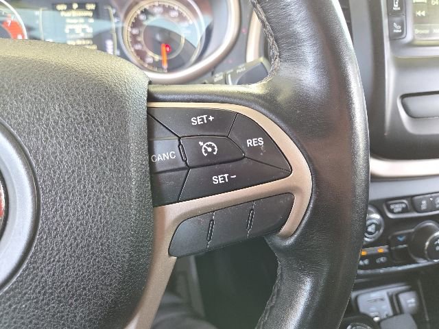 Used 2016 Jeep Cherokee Latitude w/ Cold Weather Group AWD/4WD image 53