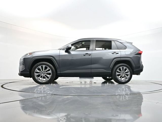 Used 2020 Toyota RAV4 XLE Premium image 30