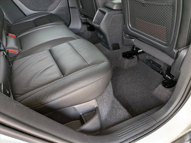 Used 2022 Volvo XC40 T4 Momentum FWD image 17