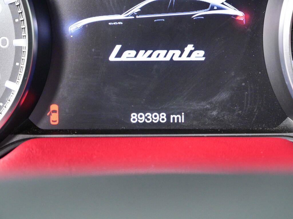 Used 2022 Maserati Levante Modena AWD/4WD image 11