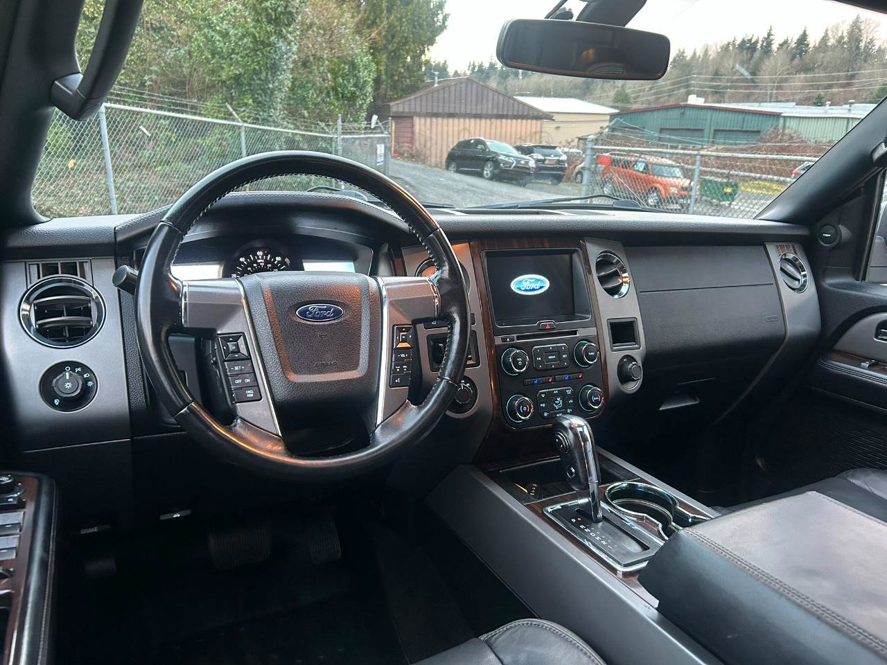 Used 2016 Ford Expedition Platinum AWD/4WD image 15