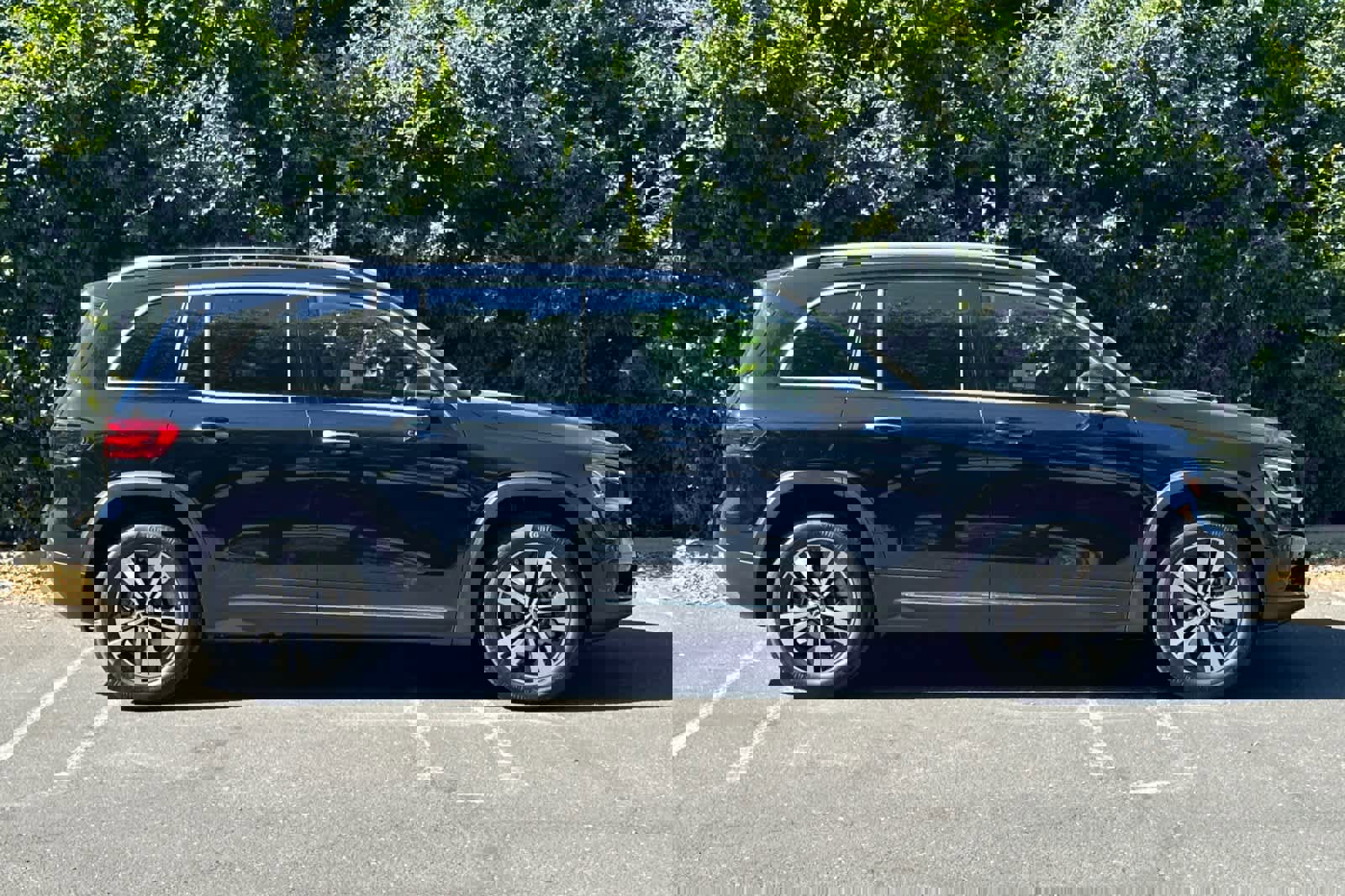 Certified 2025 Mercedes-Benz GLB 250 image 2