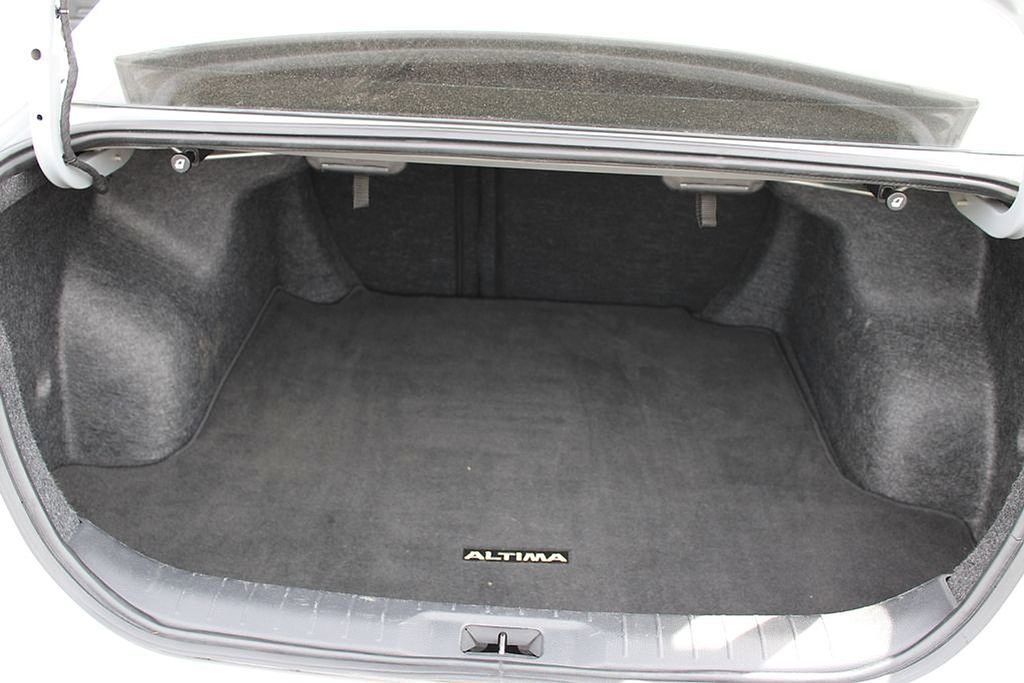 Used 2024 Nissan Altima 2.5 SV image 14