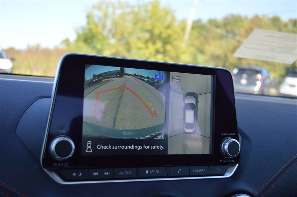 Used 2025 Nissan Sentra SR w/ SR Premium Package image 28