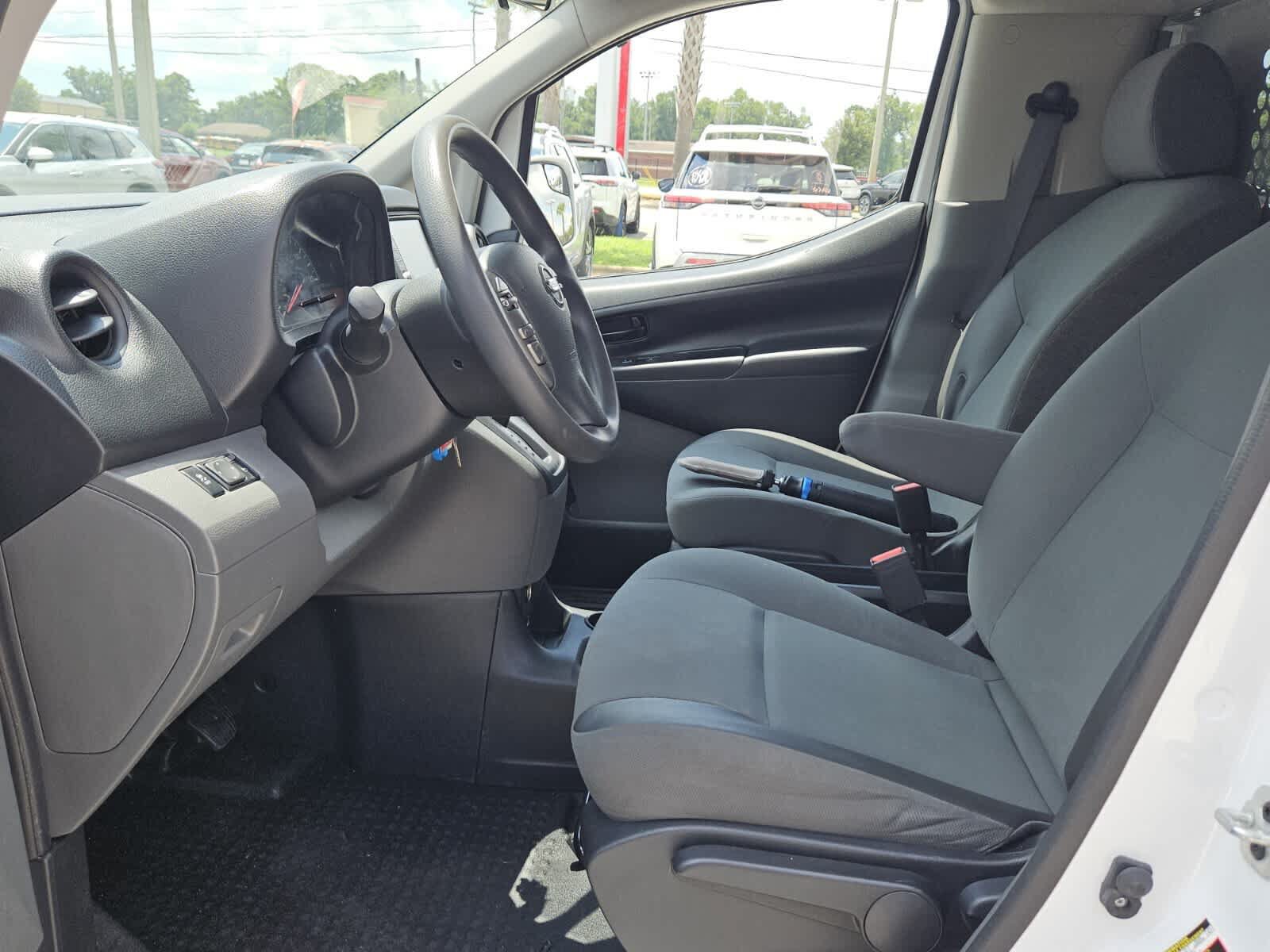 Used 2020 Nissan NV200 SV w/ Back Door Glass Package FWD image 3