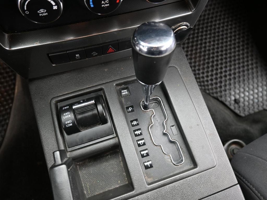 Used 2011 Jeep Liberty Sport image 17