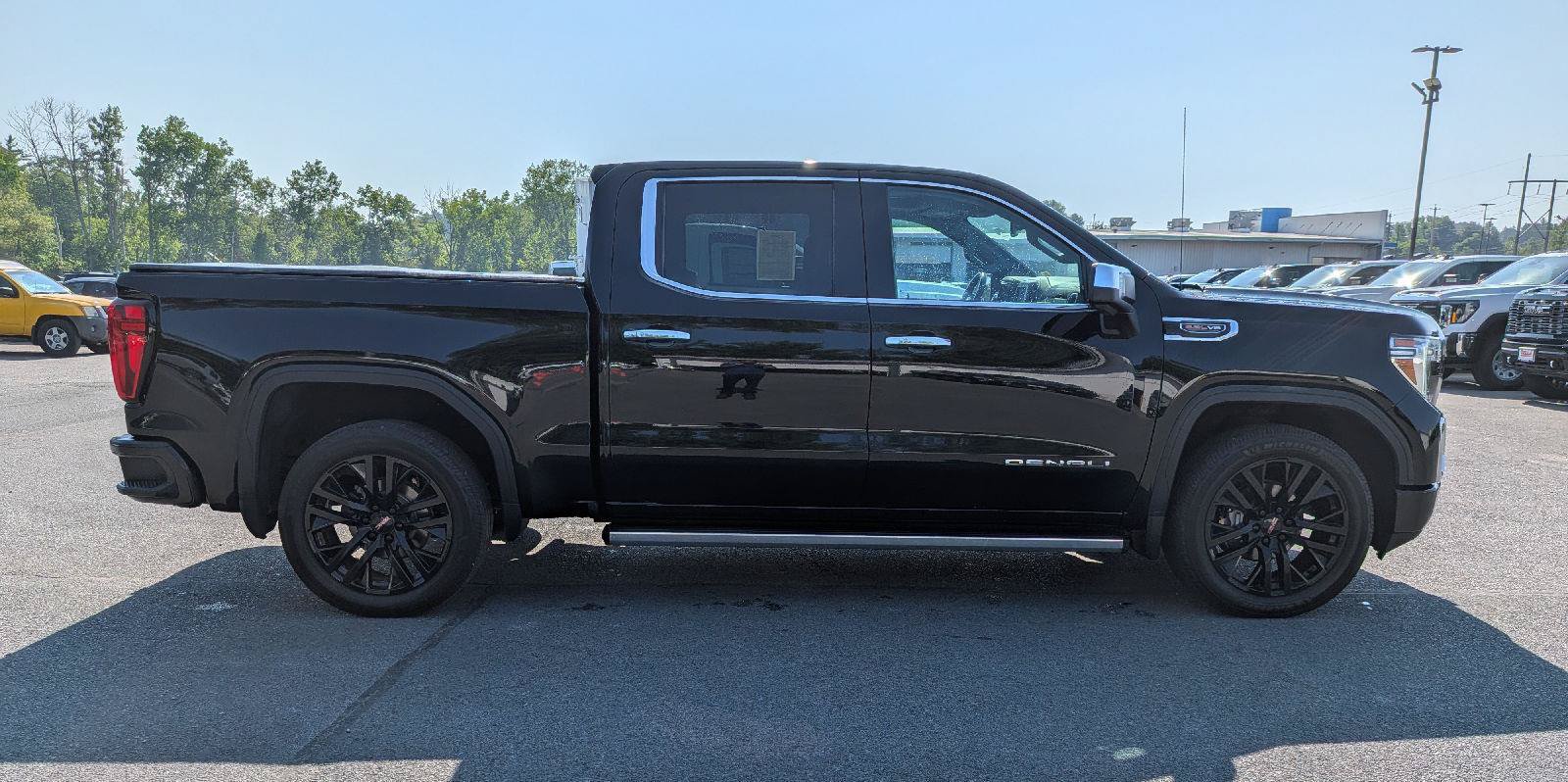 Used 2021 GMC Sierra 1500 Denali w/ Denali Premium Package AWD/4WD image 5