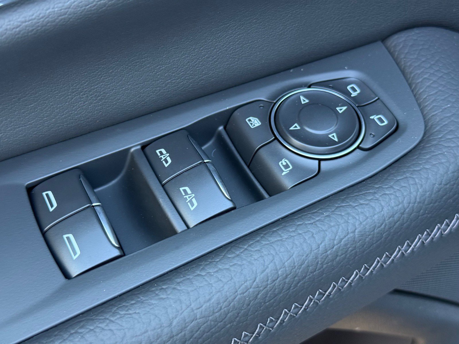 New 2026 GMC Yukon Denali w/ Advanced Technology Package image 10