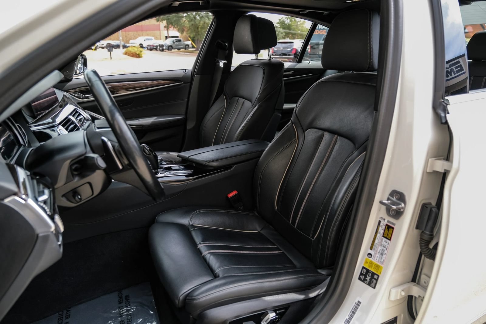 Used 2019 BMW 540i xDrive AWD/4WD image 30