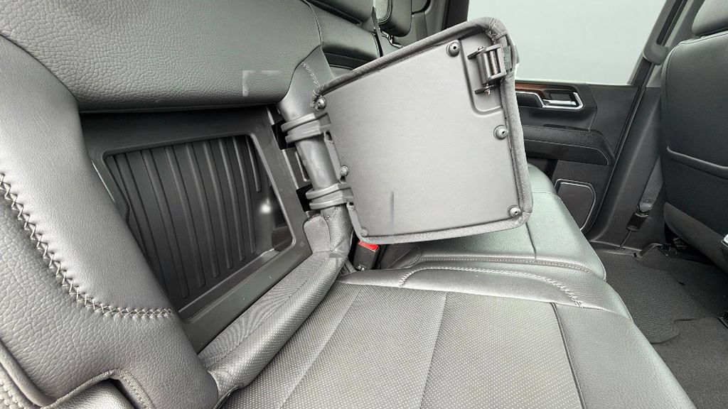 Used 2024 GMC Sierra 2500 Denali AWD/4WD image 32